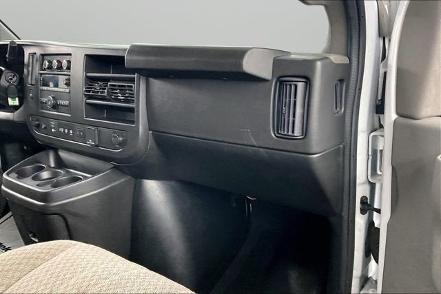 2023 Chevrolet Express Passenger 3500 1LT