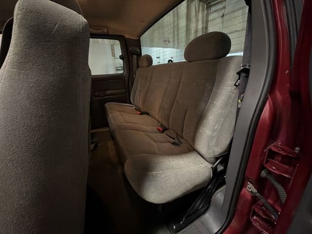 2004 Chevrolet Silverado 1500 LS