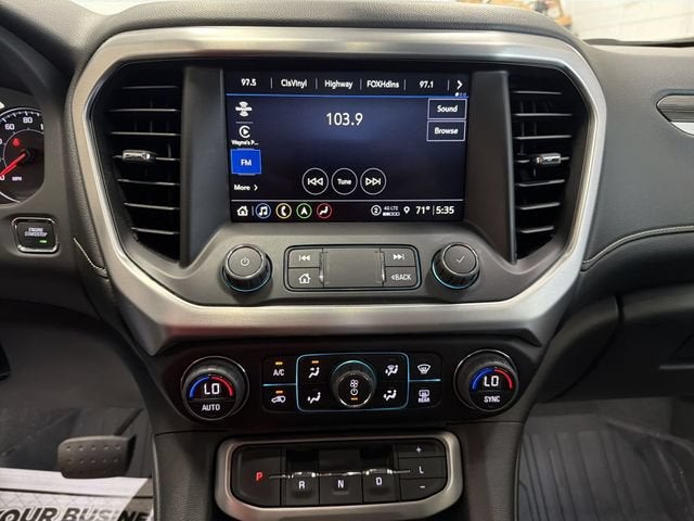 2023 GMC Acadia SLT