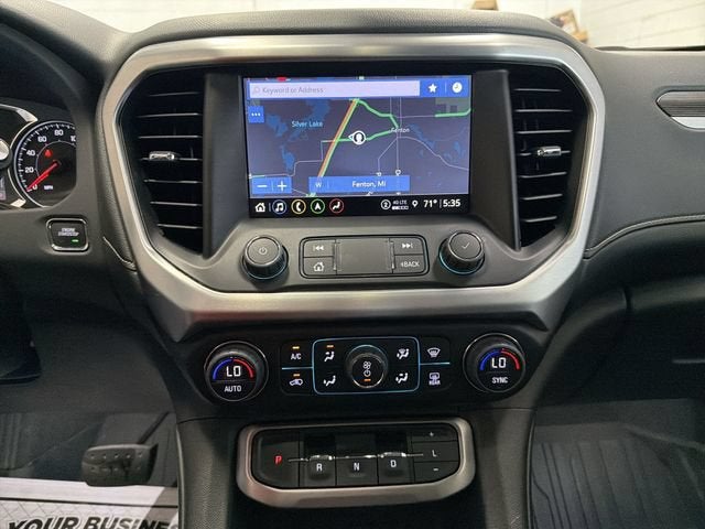 2023 GMC Acadia SLT