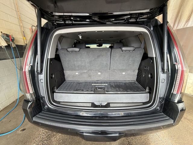 2016 Cadillac Escalade Luxury Collection