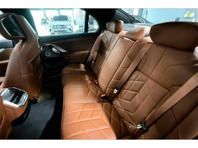 2025 BMW 7 Series 760i xDrive M Sport Professional