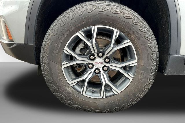 2024 GMC Acadia AT4