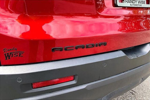 2023 GMC Acadia SLT