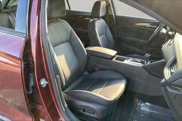 2019 Buick Regal TourX Essence