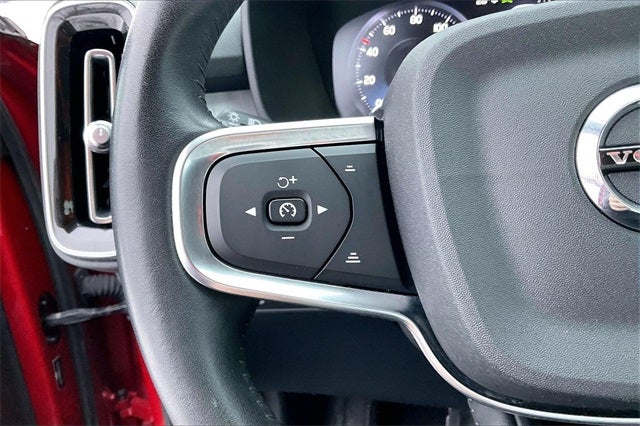 2021 Volvo XC40 Momentum