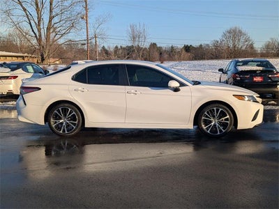 2019 Toyota CAMRY SE