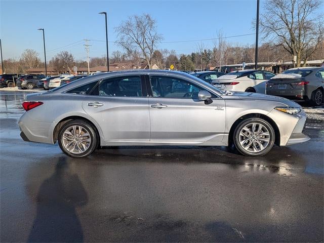 2019 Toyota AVALON HYBRID XLE Plus