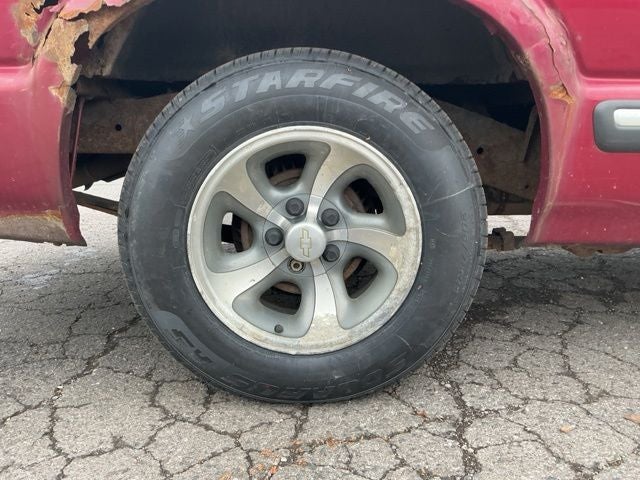 2001 Chevrolet S-10 LS