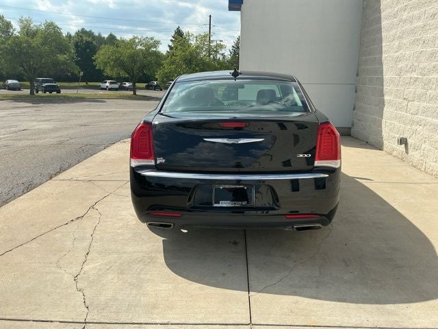 2017 Chrysler 300 Limited