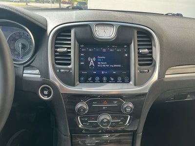 2017 Chrysler 300 Limited