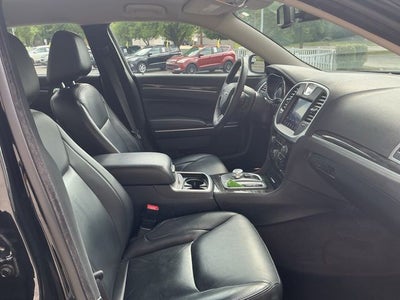 2017 Chrysler 300 Limited