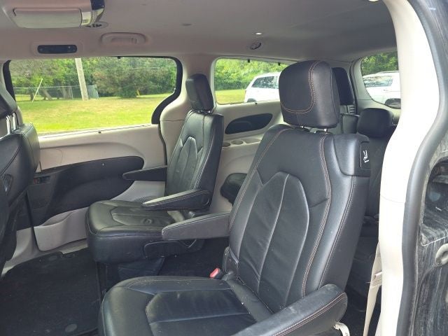 2017 Chrysler Pacifica Touring L