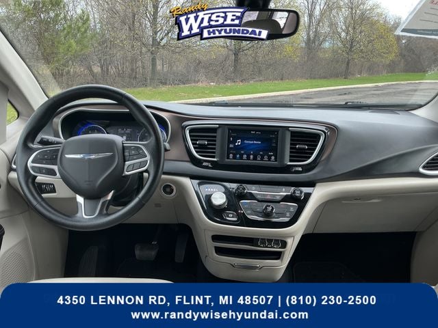 2021 Chrysler Voyager LXI