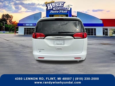 2021 Chrysler Voyager LXI
