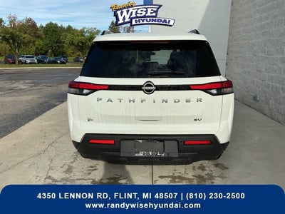 2024 Nissan Pathfinder SV