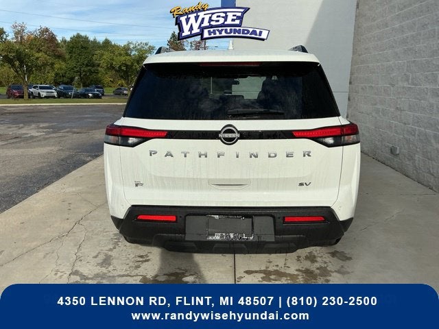 2024 Nissan Pathfinder SV