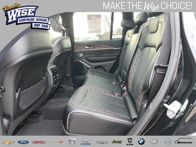 2022 Jeep Grand Cherokee Summit