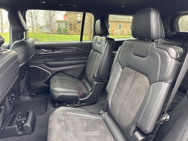 2022 Jeep Grand Cherokee L Altitude