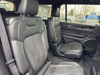 2022 Jeep Grand Cherokee L Altitude