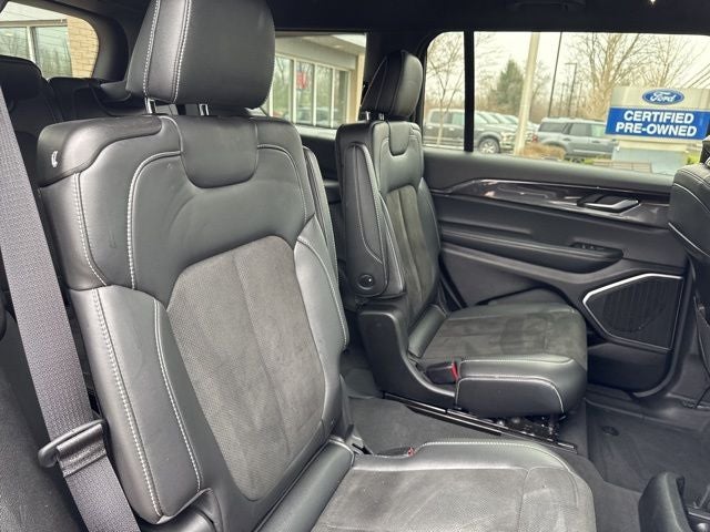 2022 Jeep Grand Cherokee L Altitude