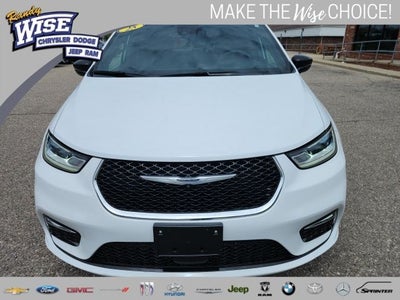 2025 Chrysler Pacifica Select
